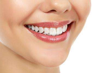 牙齿整洁的人真的桃花运很旺吗是什么意思？