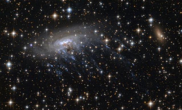 银河系的直径有 光年_银河系有哪些星座_天上的星座都在银河系中吗