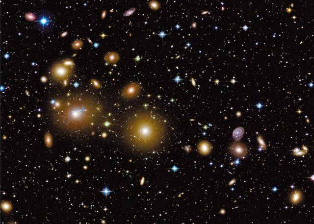 天上的星座都在银河系中吗_银河系有哪些星座_银河系的直径有 光年